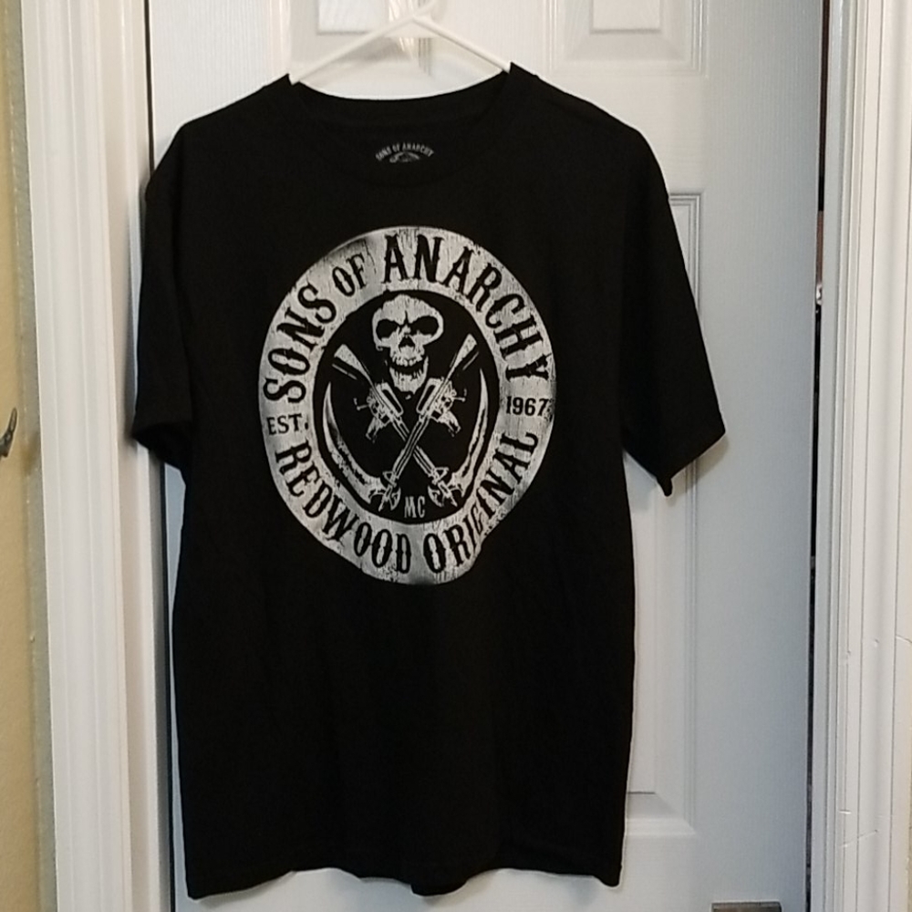 T-SHIRT